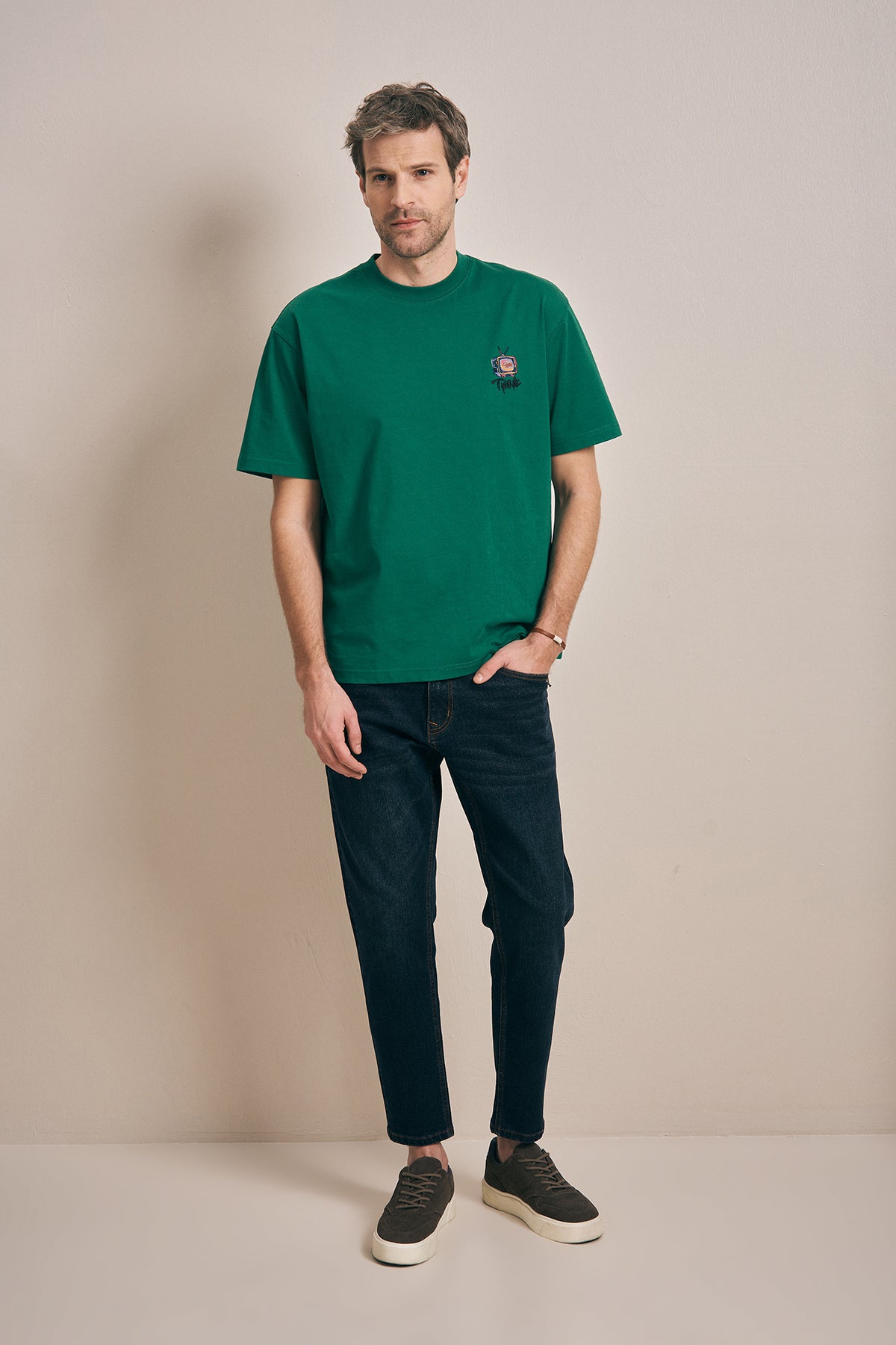 GREEN