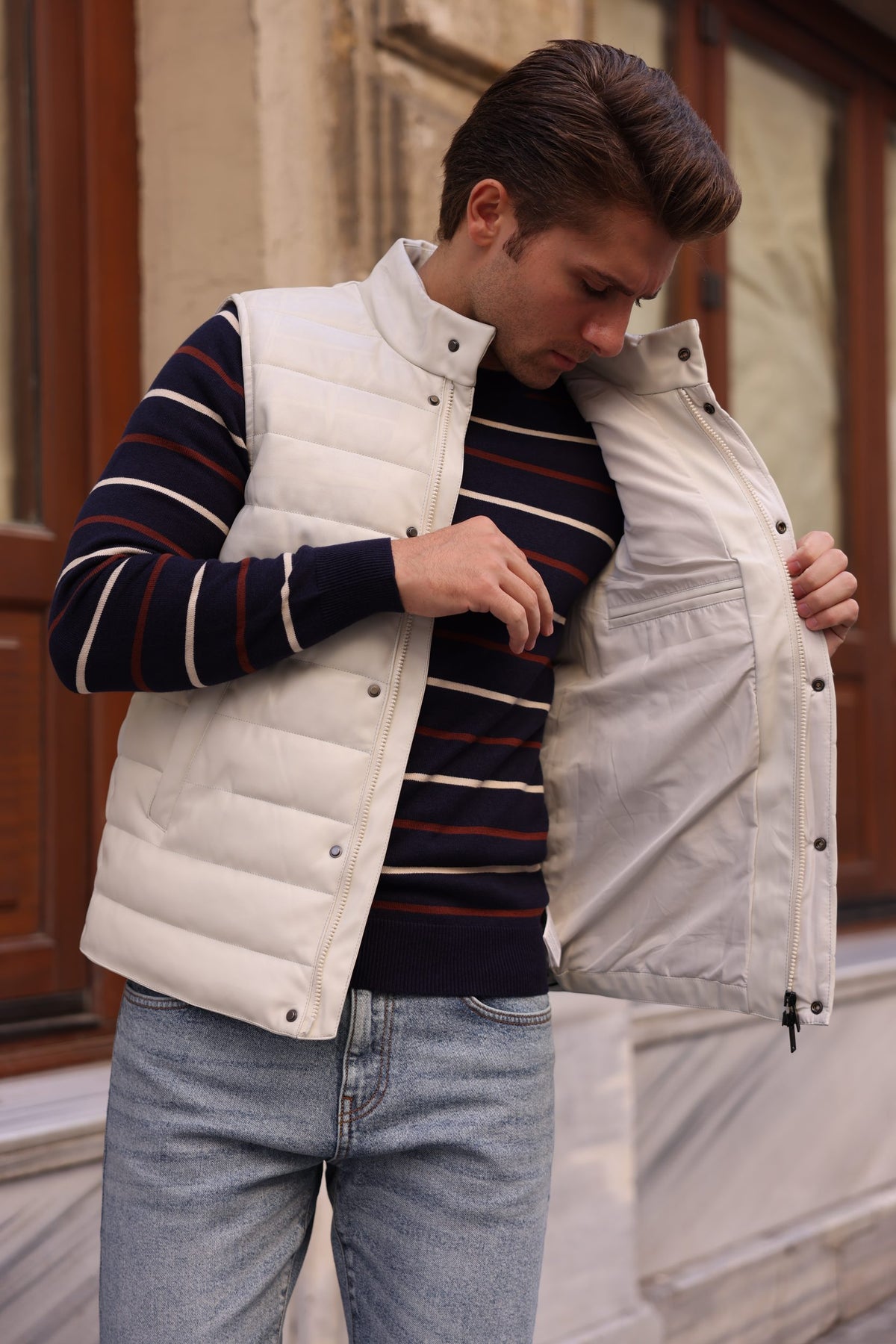 OFF WHITE