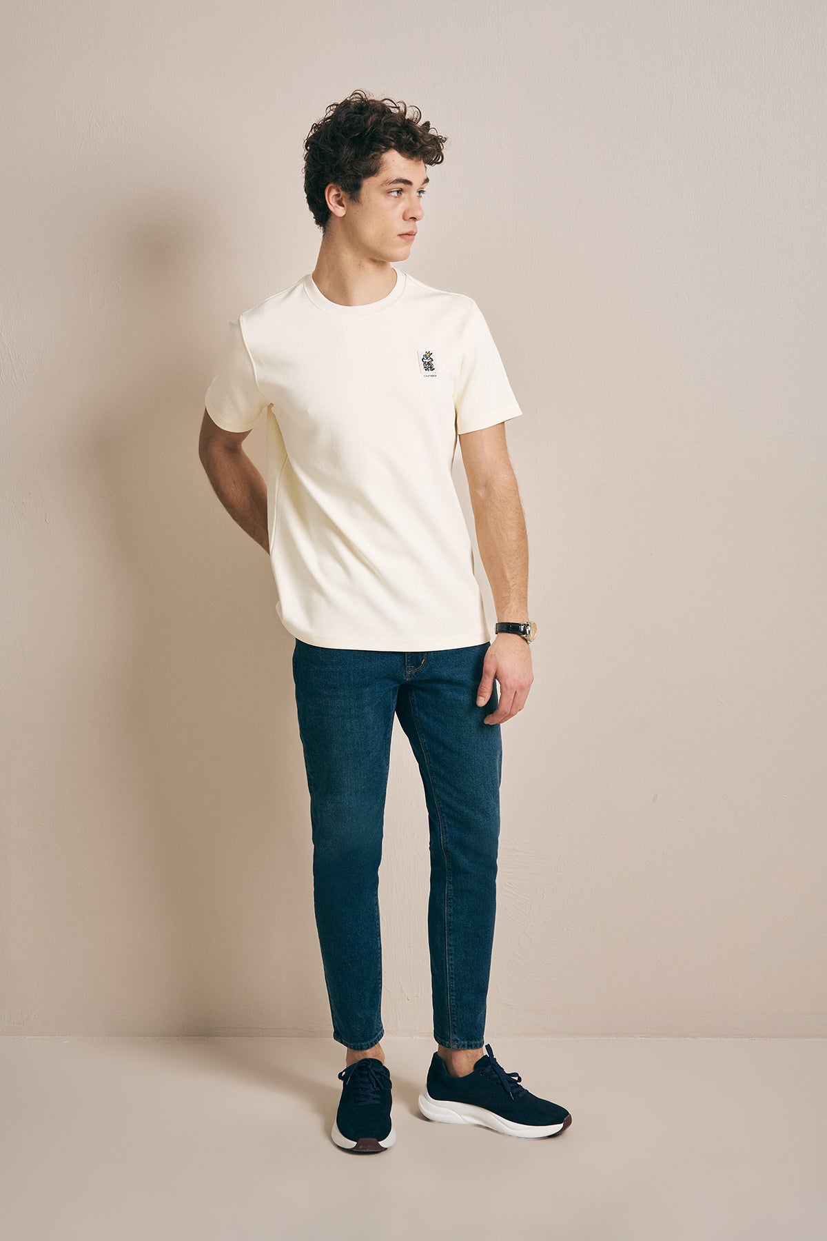 OFF WHITE