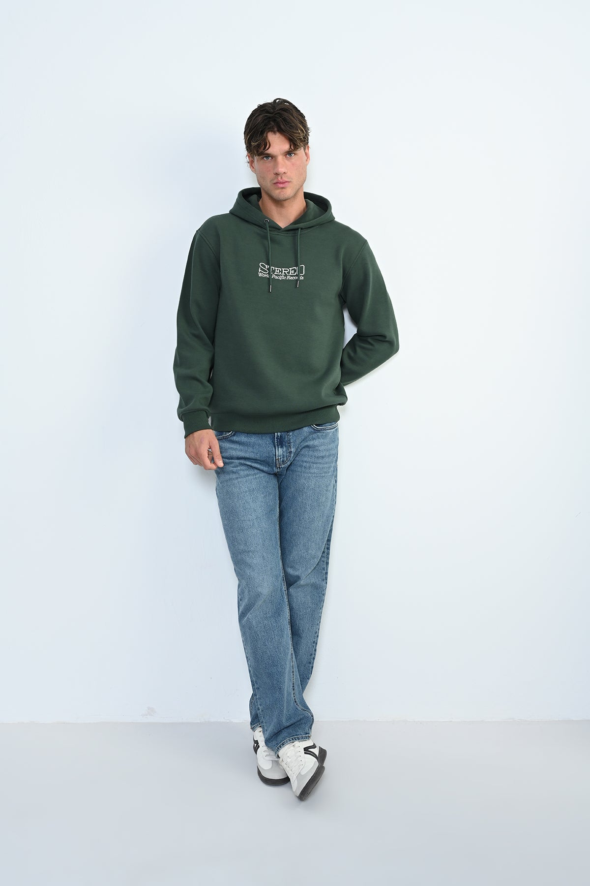 GREEN