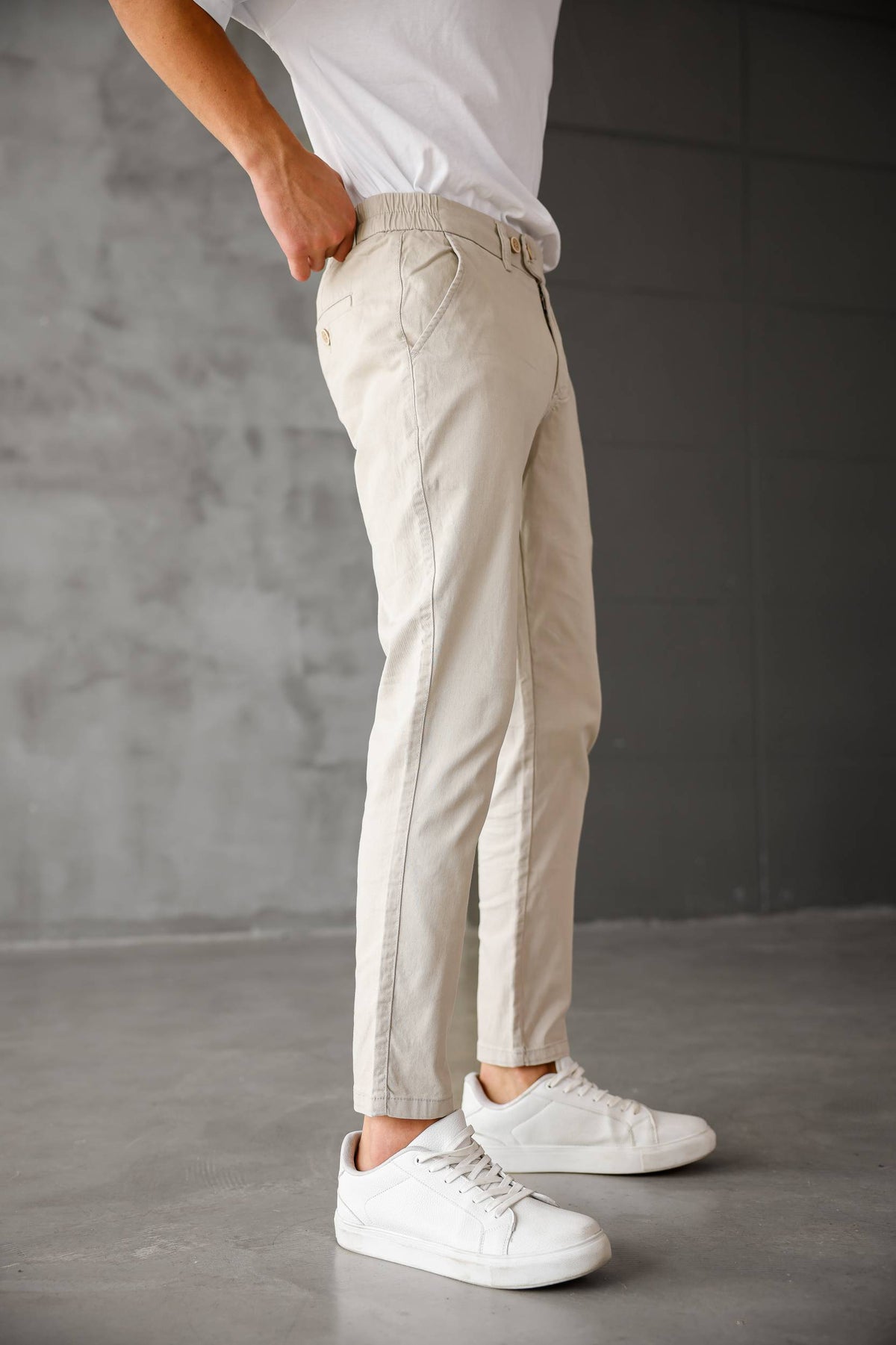 OFF WHITE