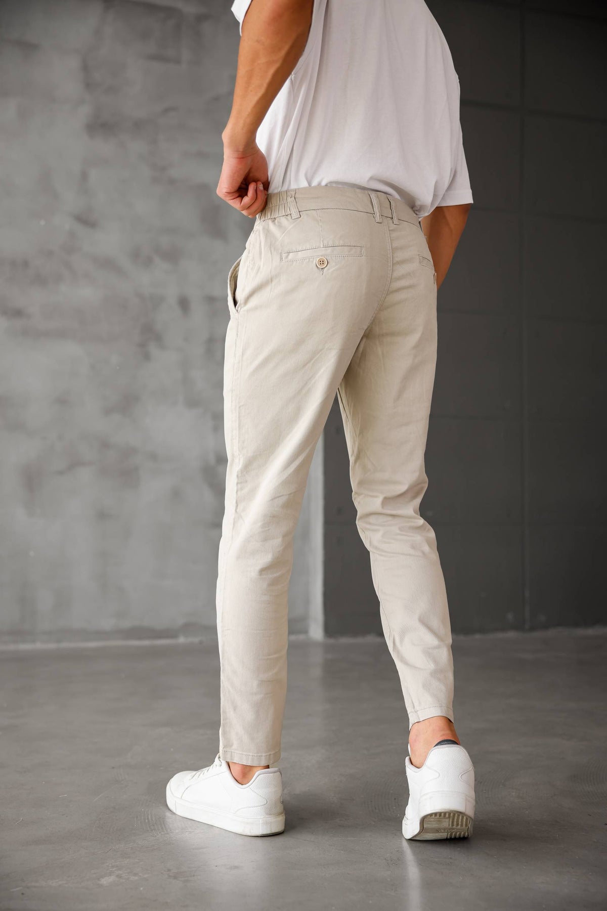 OFF WHITE