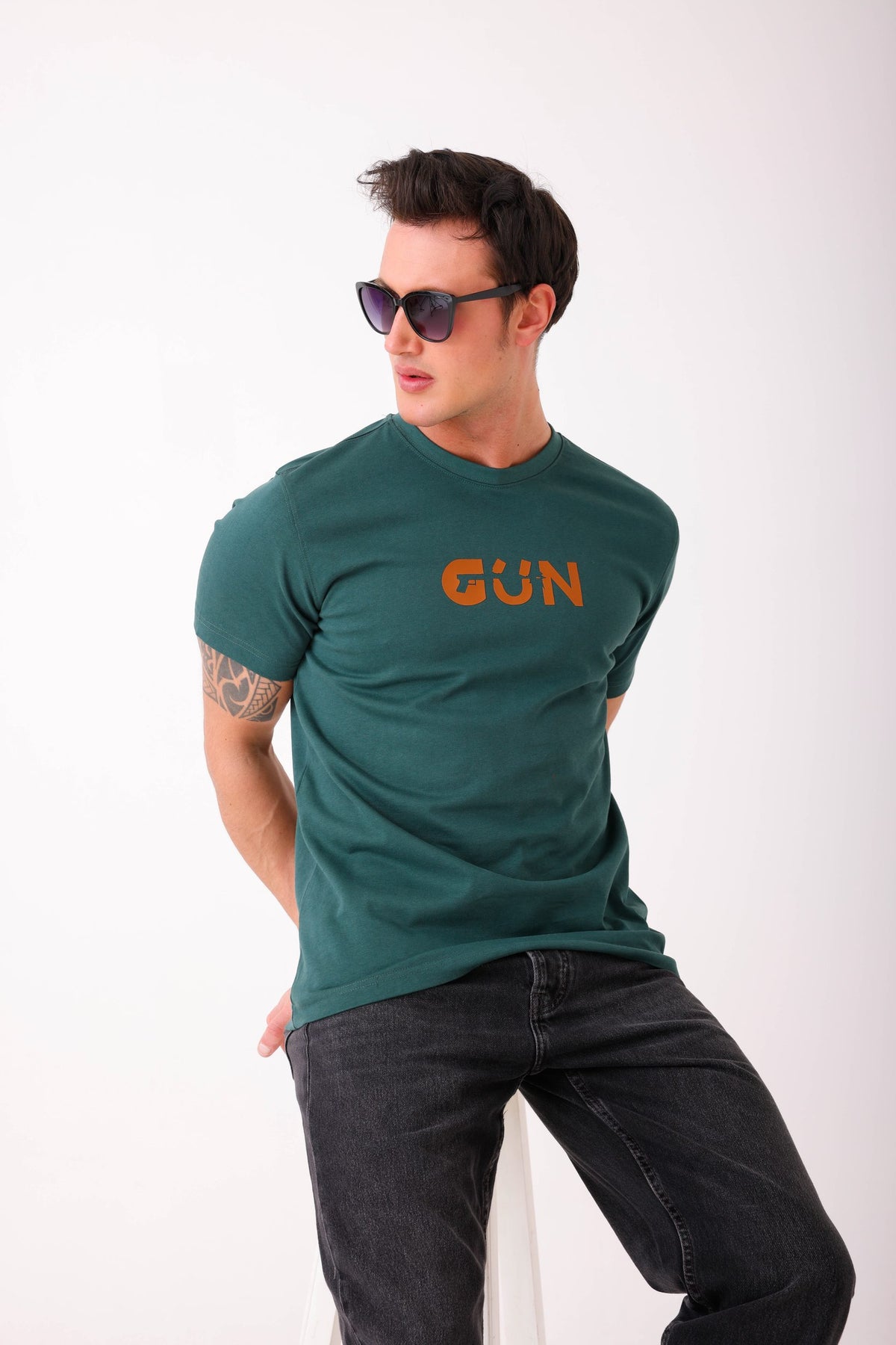 GREEN