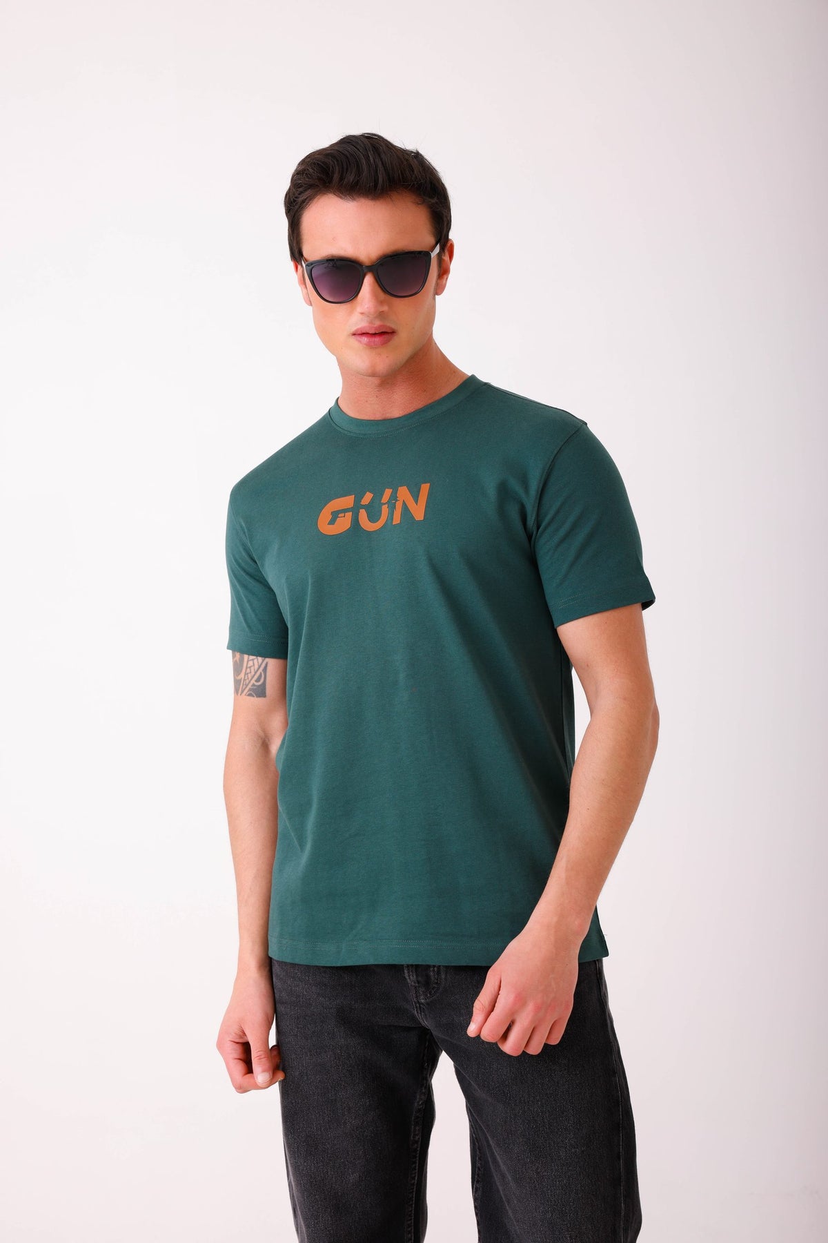 GREEN
