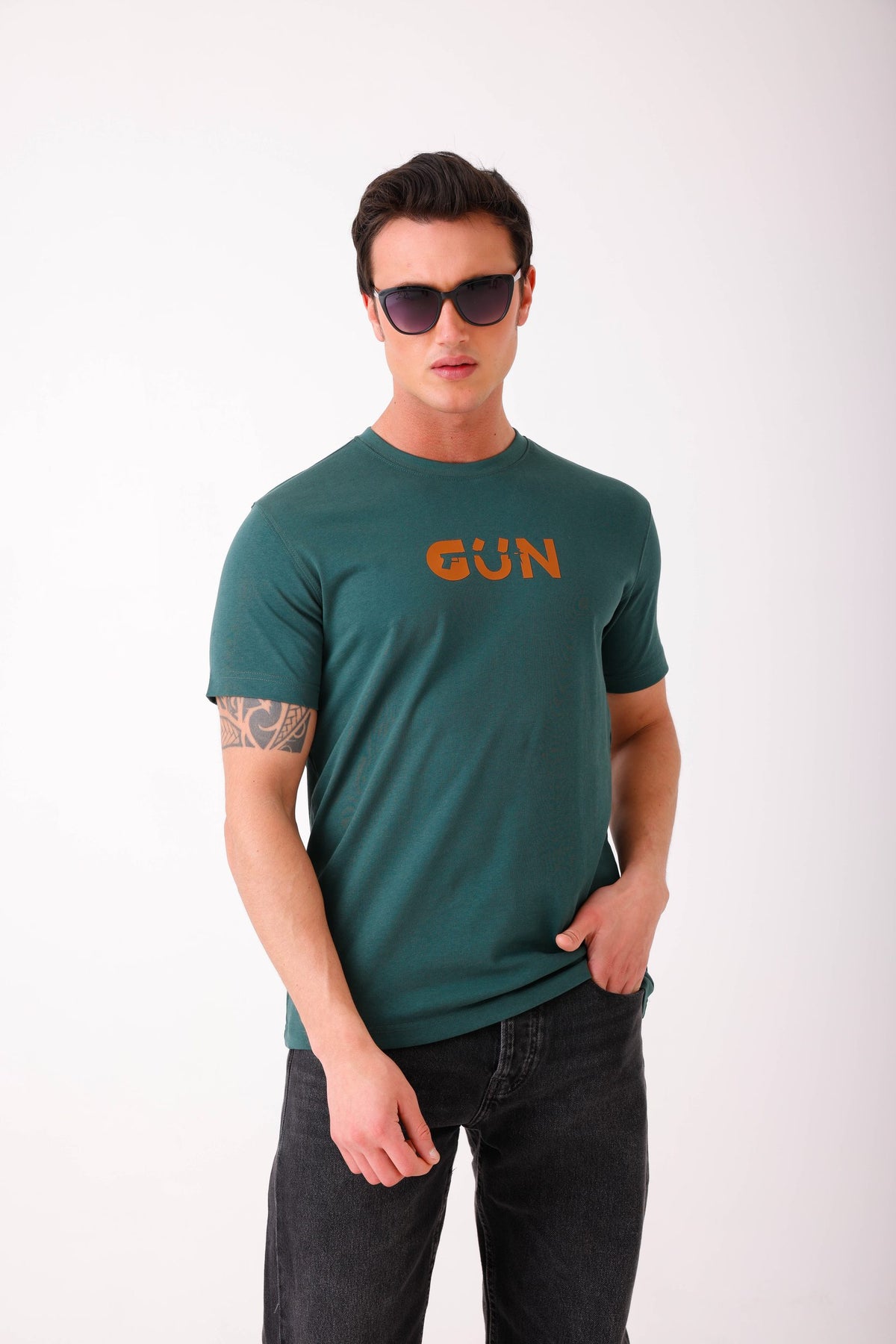 GREEN