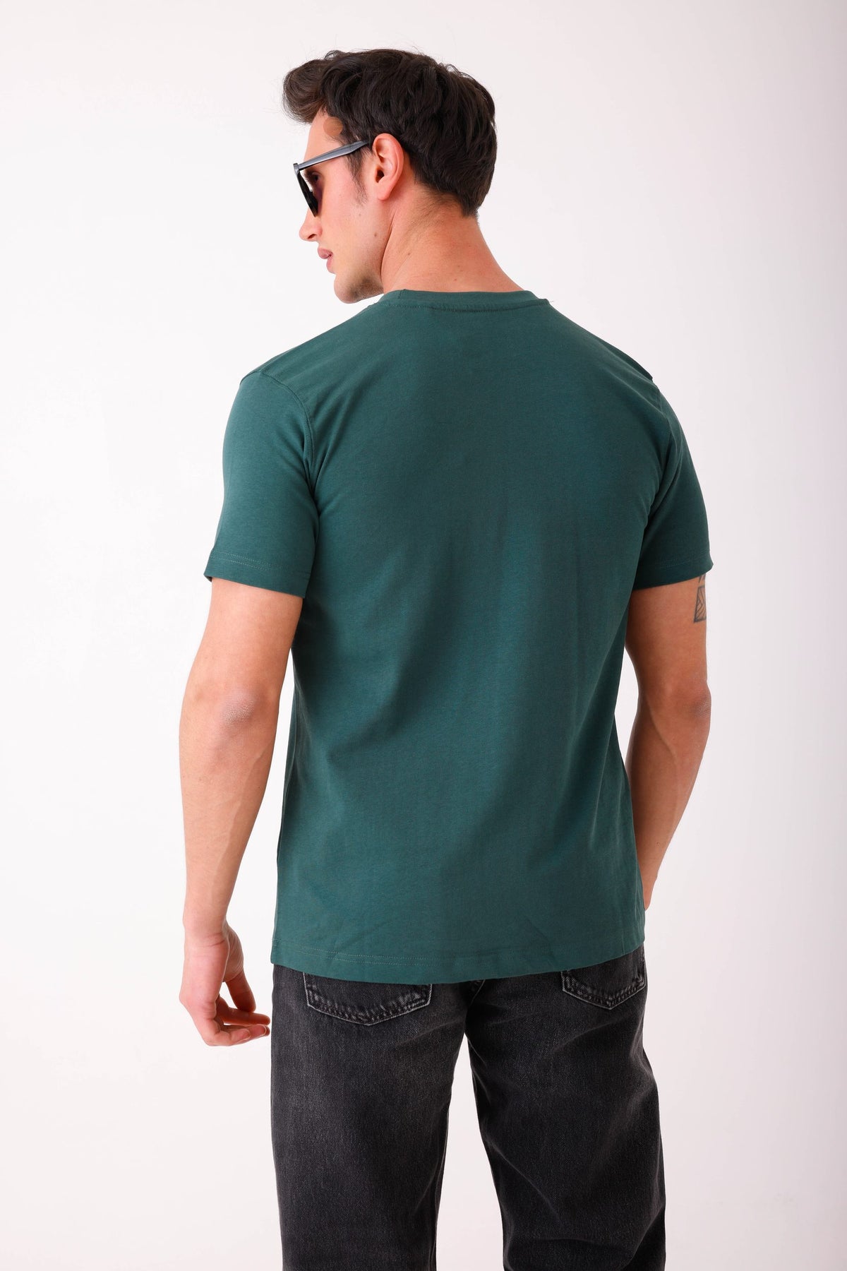 GREEN