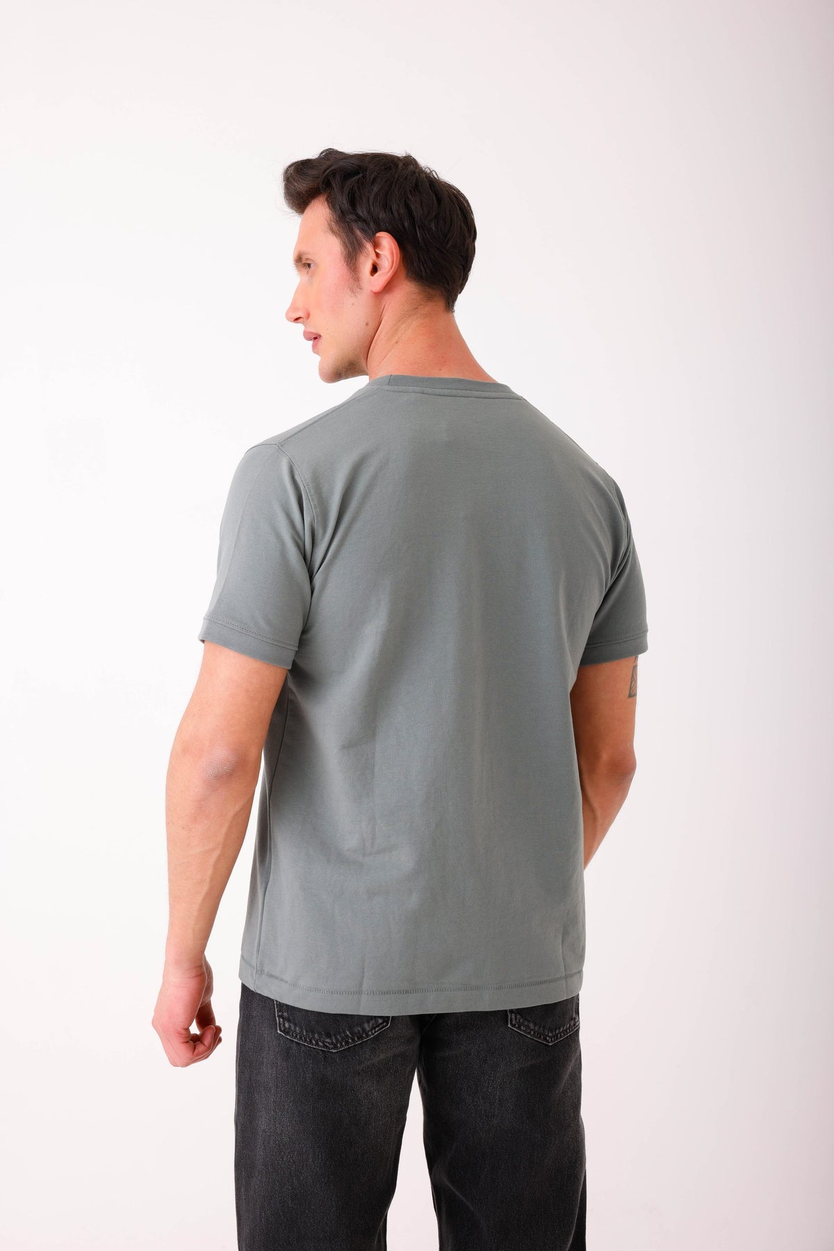 LIGHT GREEN